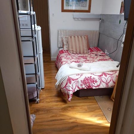 Larchmont Stay Side En Suite With Small Double Bed Лестер Экстерьер фото