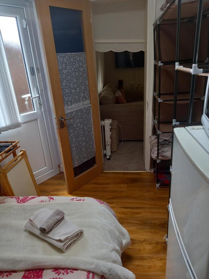 Larchmont Stay Side En Suite With Small Double Bed Лестер Экстерьер фото